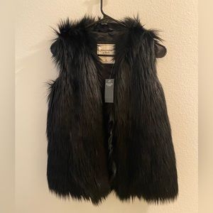 Abercrombie and Fitch black fur vest size Medium